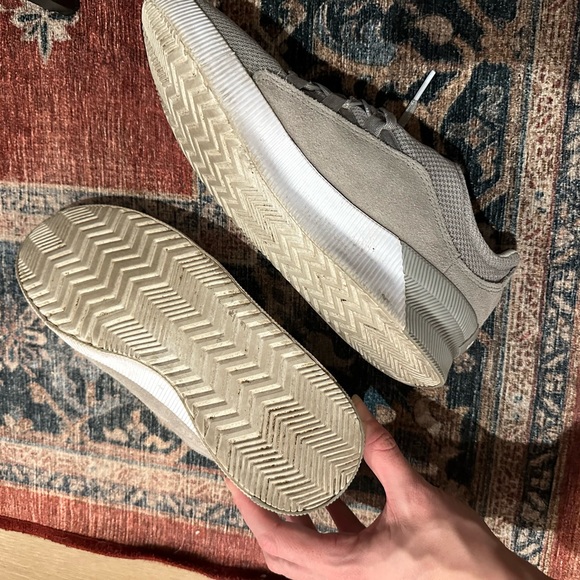 Waterproof Sorel Sneakers size 9.5. Barely worn and very chic! - Picture 6 of 7